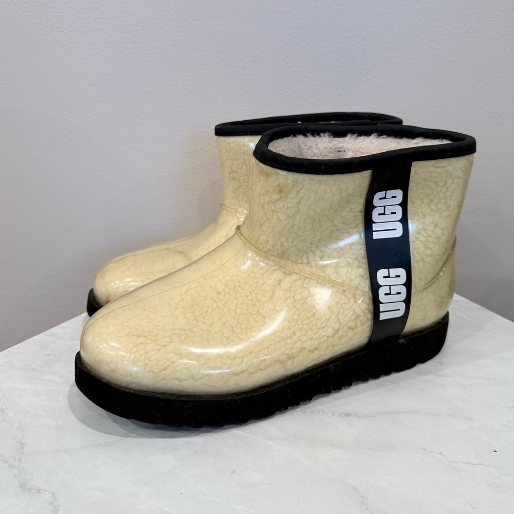 🔥UGG Tan Shearling Lined Boots Women’s Size 5 EUC🔥
